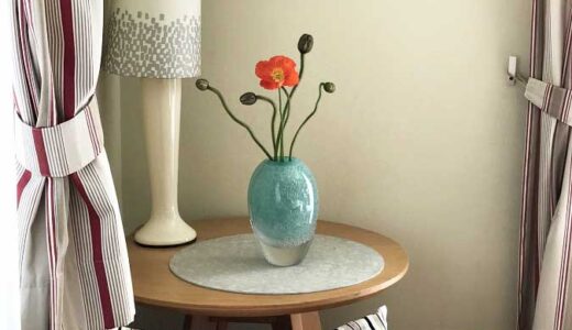 花のある部屋とアクセサリーのおしゃれ